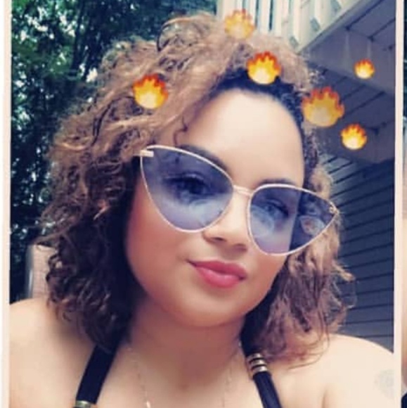 2 for $22 mix Sunglasses - Picture 6 of 6